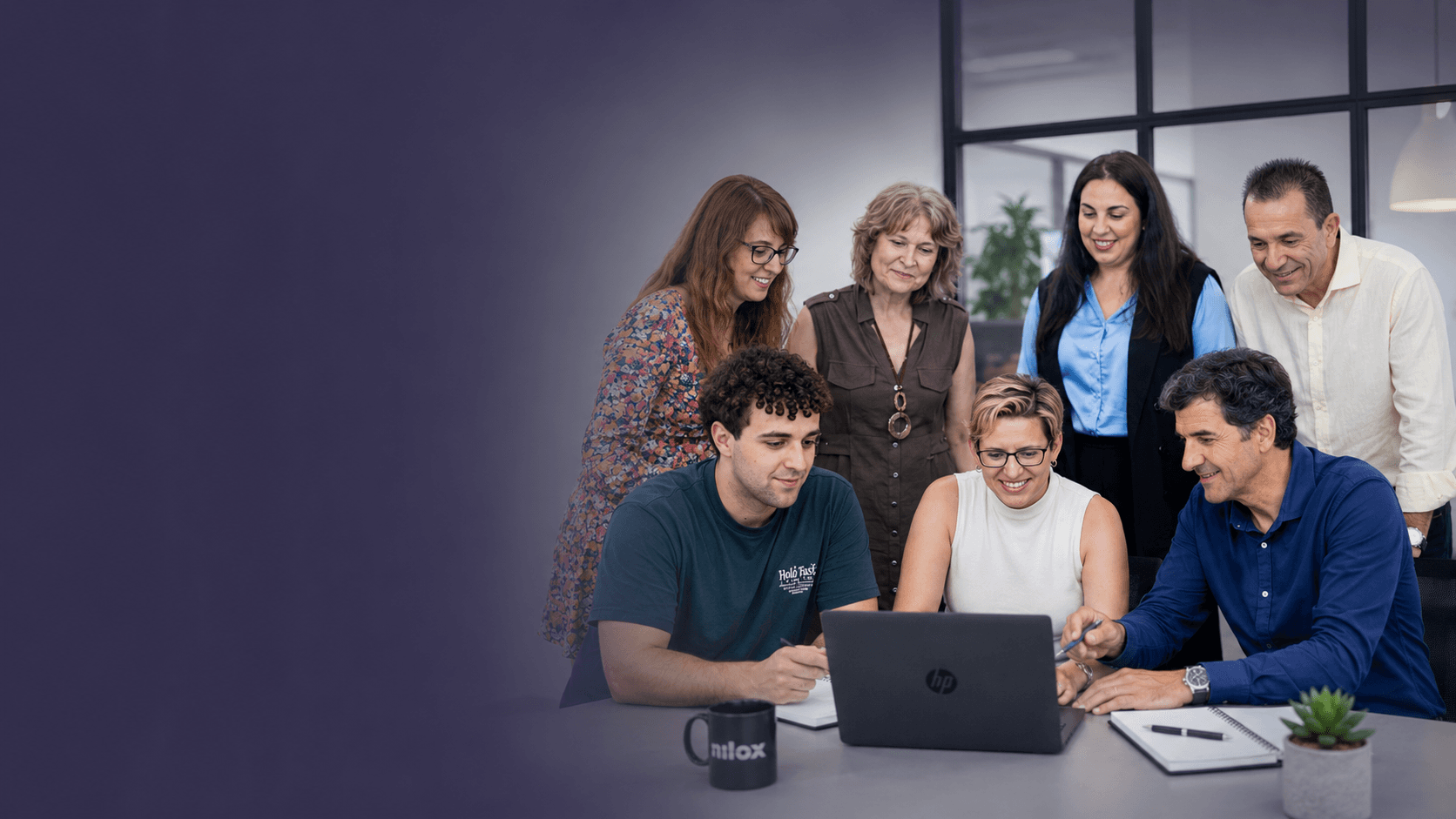 Equipo de Full Back Insurance en sus oficinas